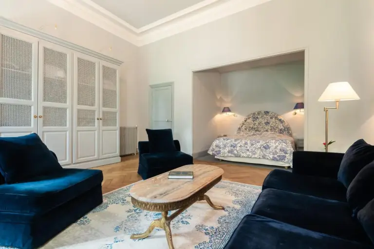 Domaine d'Auriac - Relais & Châteaux amplia zona de estar con asientos