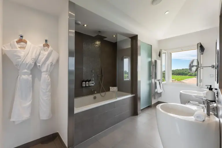Domaine de Verchant & Spa elegante Badezimmerausstattung