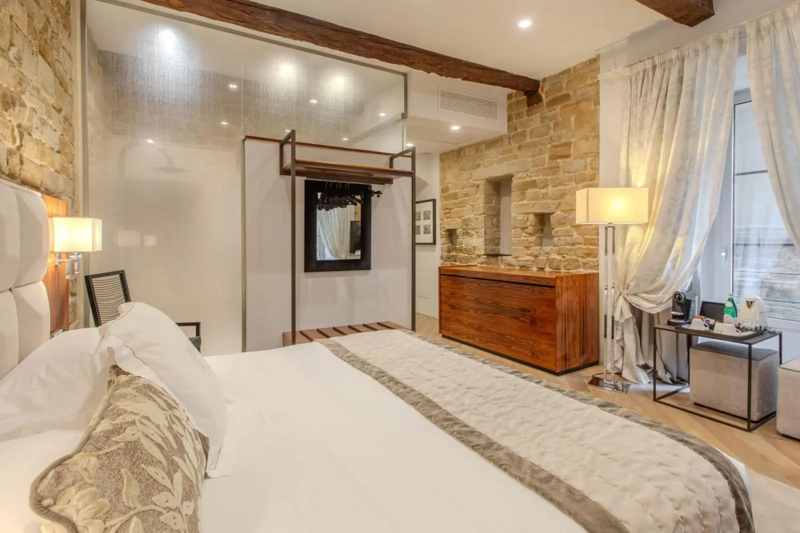 Interior del dormitorio en Donati Luxury Tower Suites en Florencia