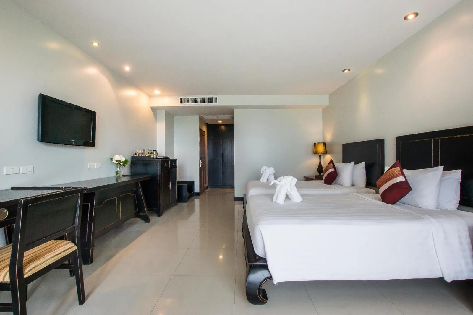 Overview of the twin room at Dor-Shada Resort By The Sea, Pattaya