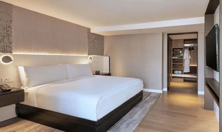 Habitación estándar de DoubleTree by Hilton Bangkok Ploenchit