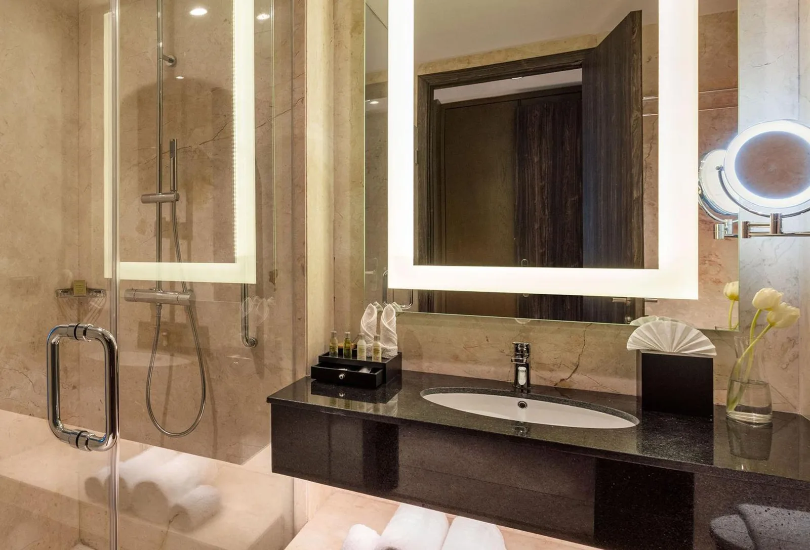 DoubleTree by Hilton Surabaya elegant bathroom