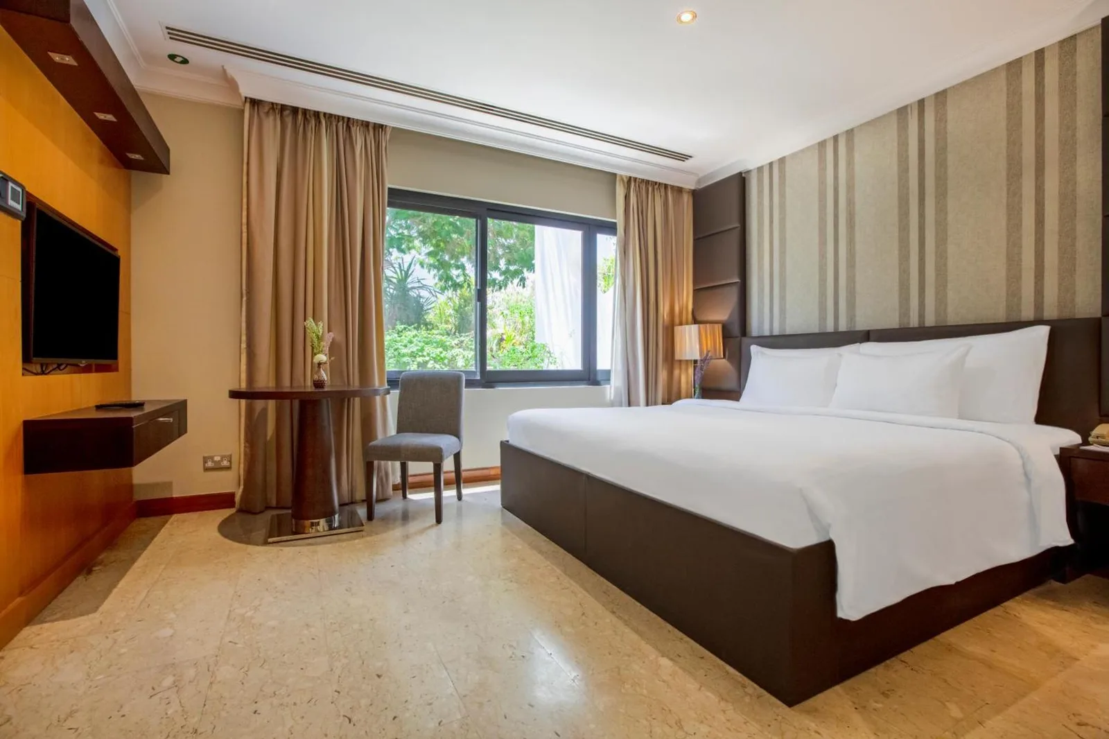 Chambre deluxe spacieuse au Dubai Marine Beach Resort & Spa