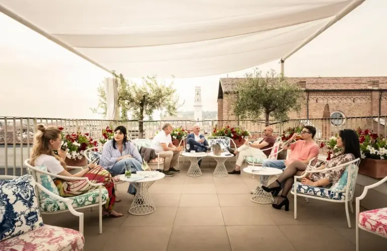 Terraza en el Due Torri Hotel en Verona