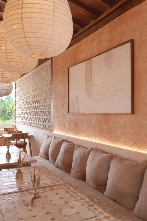 Dune Seseh lounge seating with decorative lighting