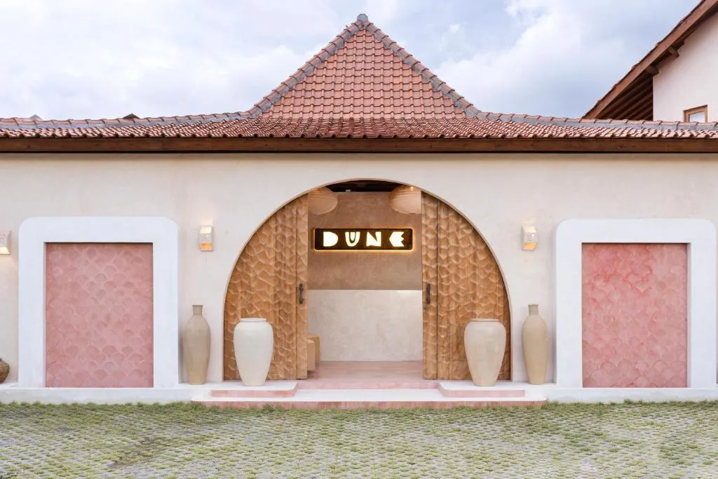Dune Seseh main entrance with stylish decor