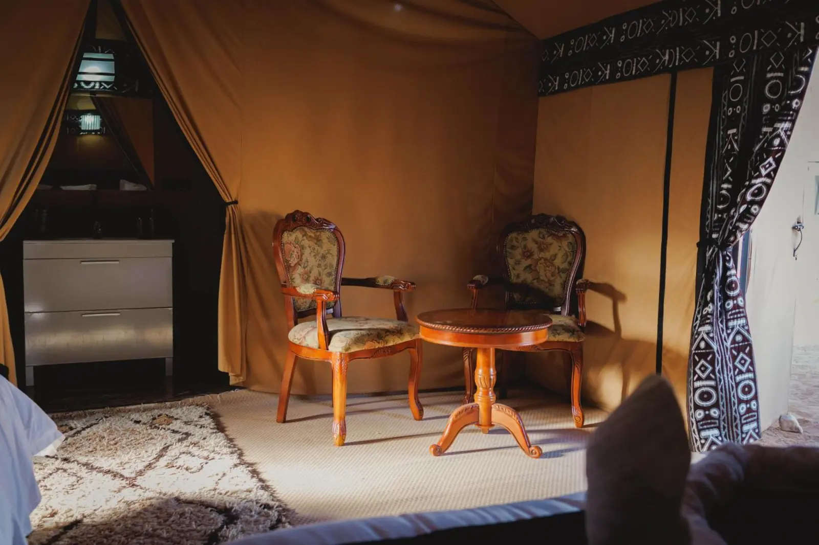 Área de estar de Dunes Luxury Camp