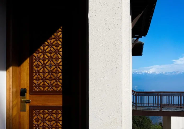 Dusit Thani Himalayan Resort Dhulikhel doorway