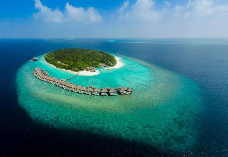 Dusit Thani Maldives – 50 percent off on Transfers for Stays of 5 Nights stay until 20 December 2026