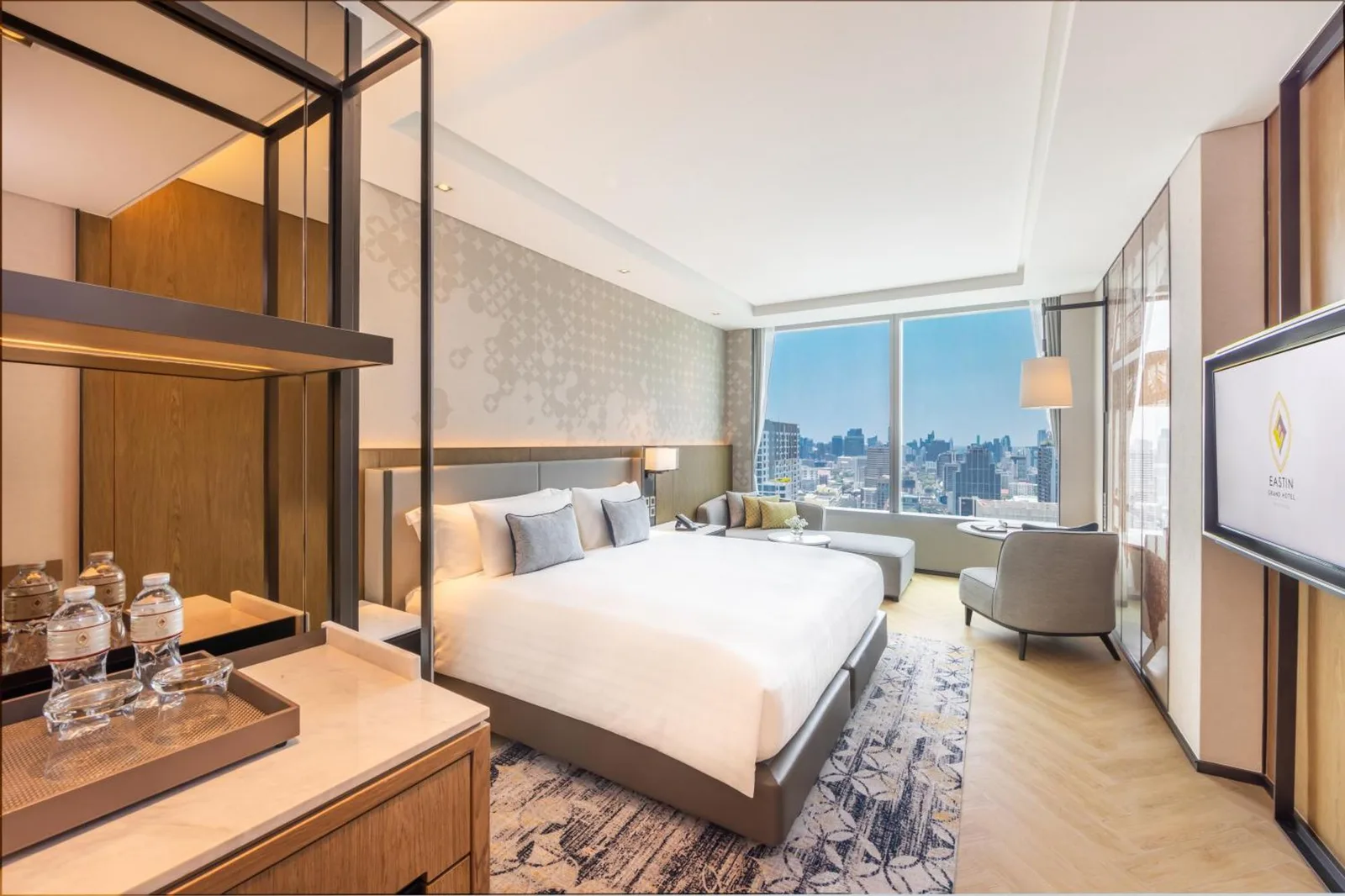 Elegante habitación con cama king en Eastin Grand Hotel Phayathai, Bangkok