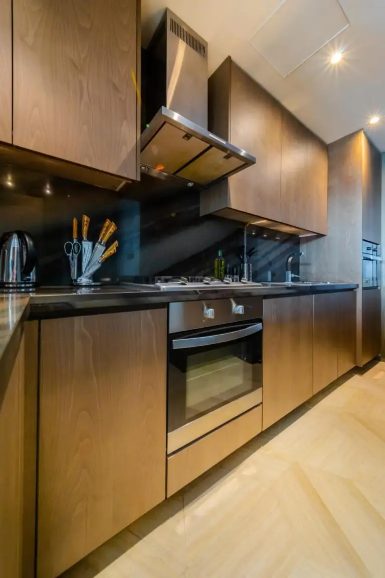 Cuisine moderne d'EDEN'S Homes & Villas - FIVE Palm Residences