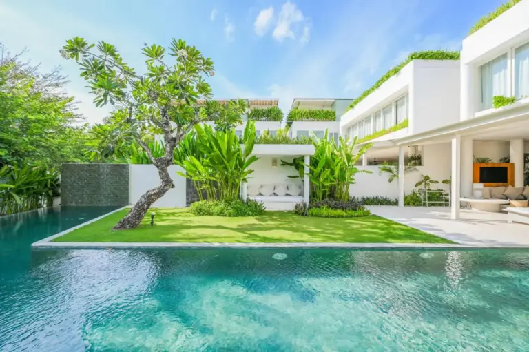 Gartenlandschaft von Eden The Residence at The Sea Seminyak