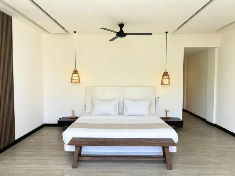 Eden The Residence at The Sea Seminyak geräumiges Gästezimmer