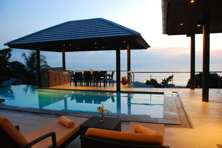 Poolside Dining