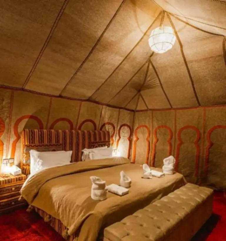 Chambre d’hôtes élégante à Elite Merzouga Dunes Camp