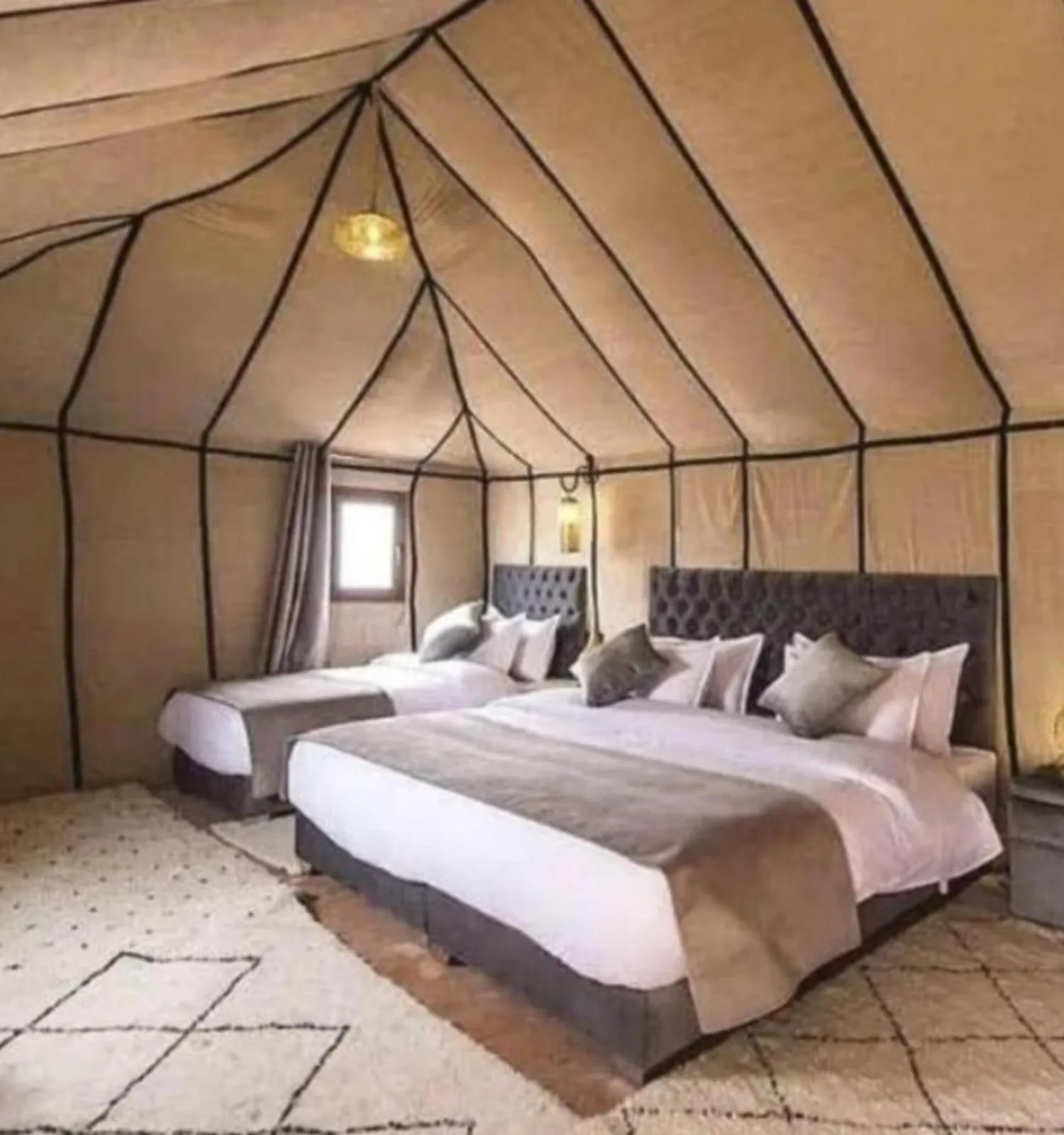 Chambre familiale spacieuse à Elite Merzouga Dunes Camp
