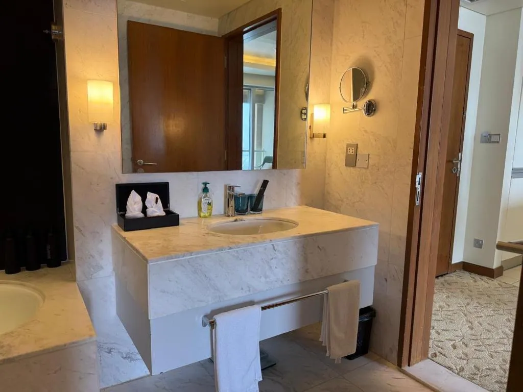 Salle de bain luxueuse à Emaar Residence Fashion Avenue