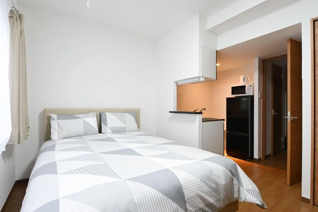 Evergreen Hotel Ichigaya bedroom layout