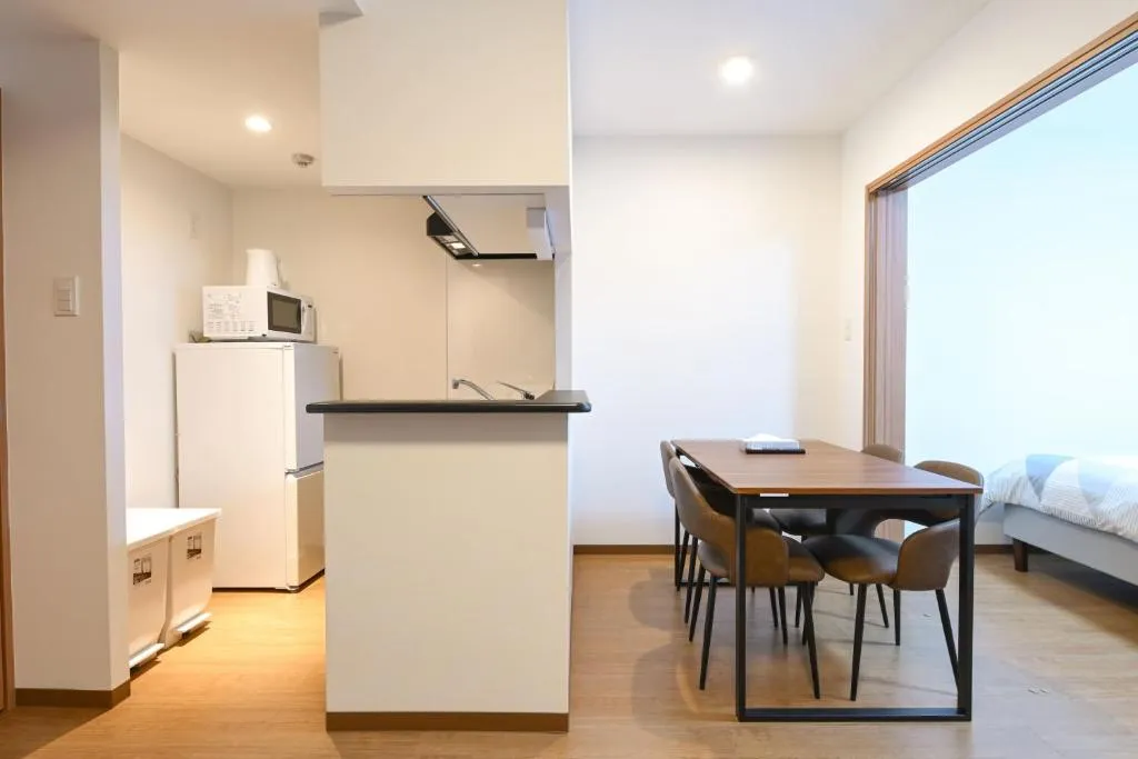 Evergreen Hotel Ichigaya dining and kitchen area