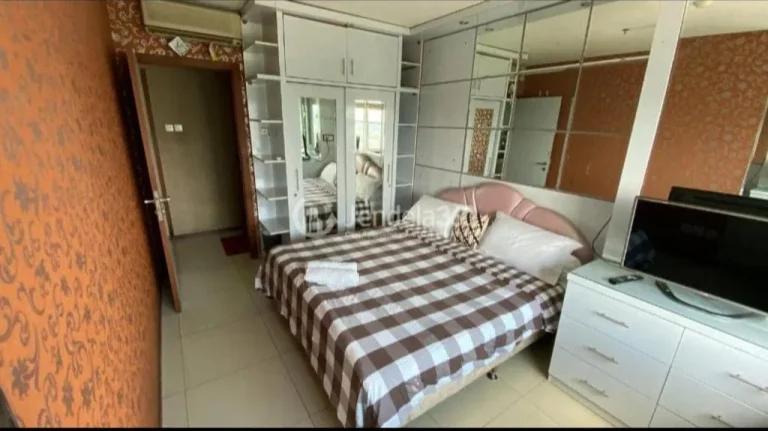 Gut dekoriertes Schlafzimmer im Executive Thamrin Residence Apartment in Jakarta