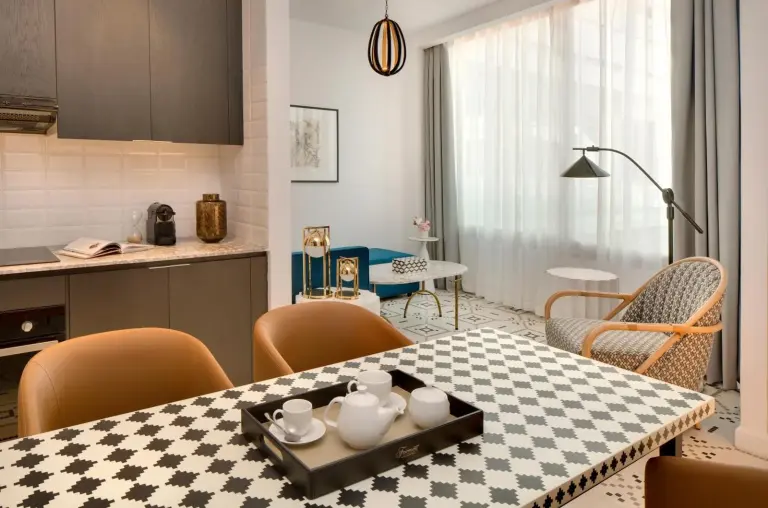 Essbereich im Fairmont Residences La Marina Rabat Sale