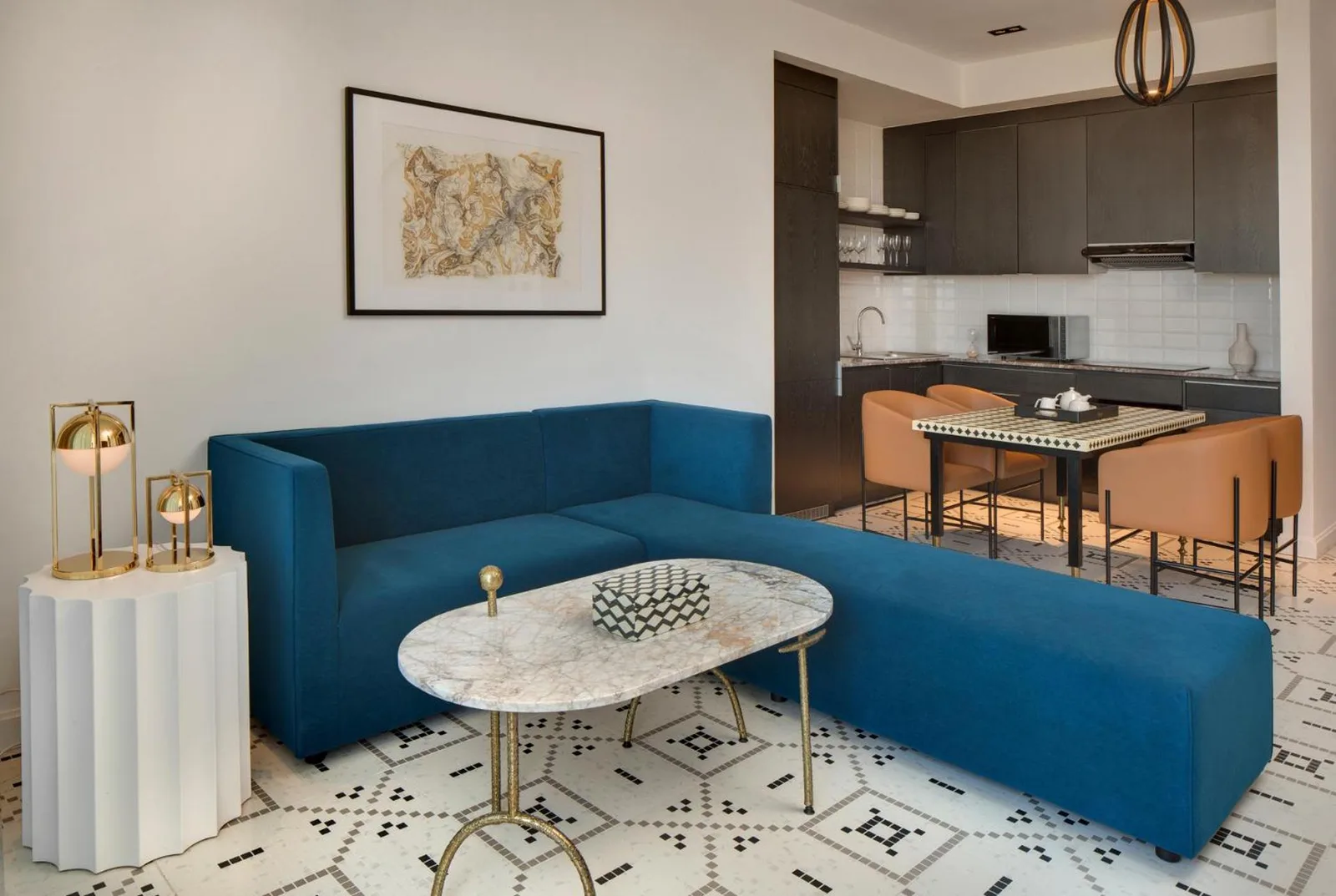 Lounge- und Essbereich im Fairmont Residences La Marina Rabat Sale