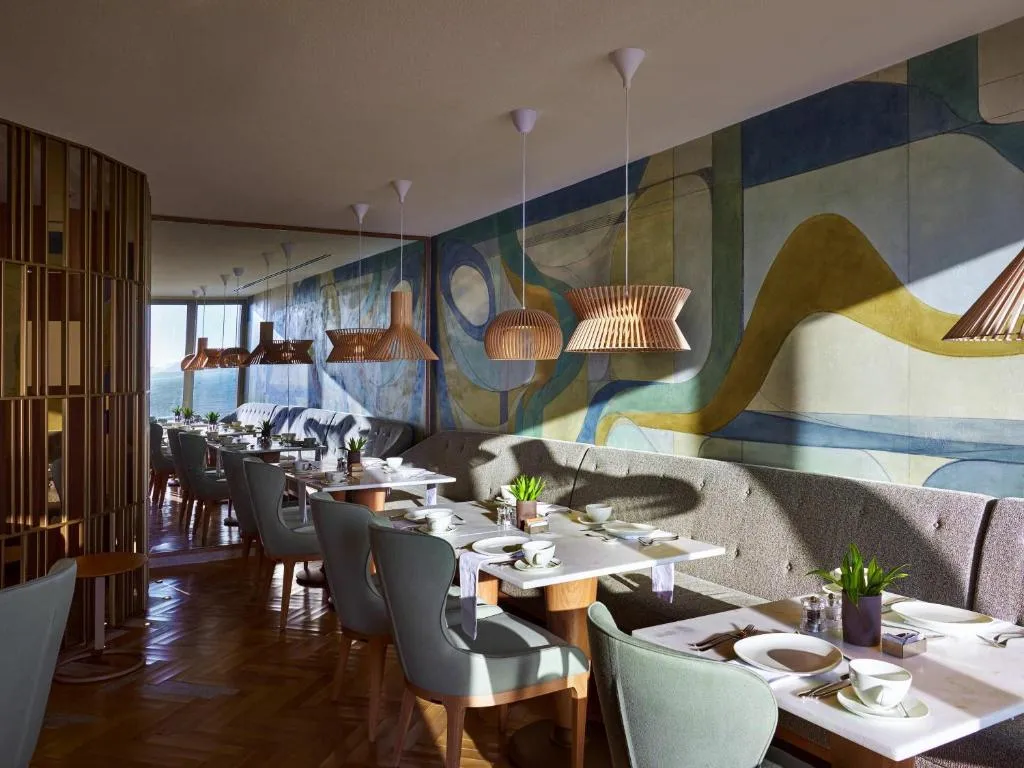 Dining area inside Fairmont Rio de Janeiro Copacabana