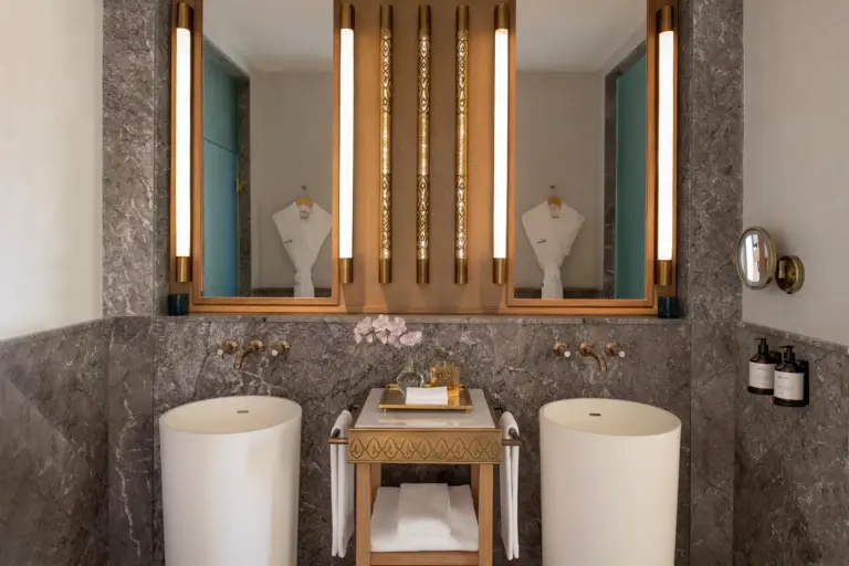 Modern Bathroom