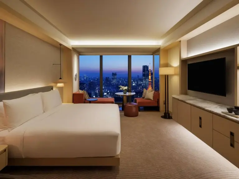 Deluxe room with city views at Fairmont Tokyo