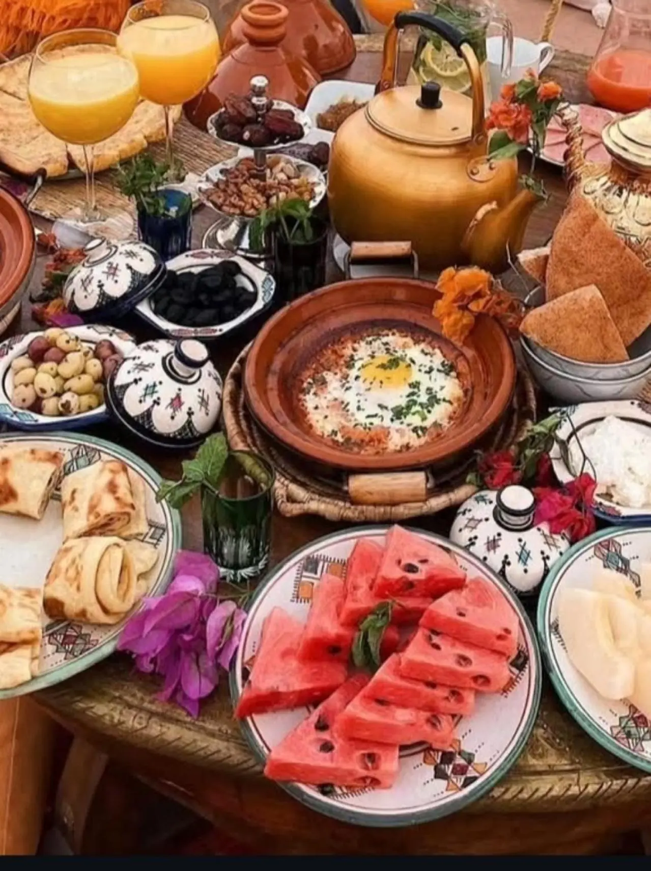 Festin marocain traditionnel au Family Dunes Camp, Merzouga