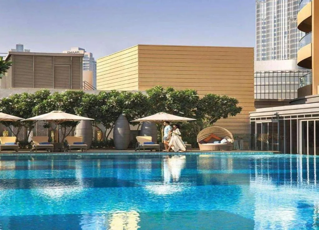 Poolside area at Fashion Avenue Dubai Mall
