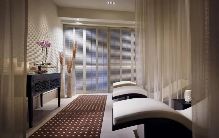 Spa lounge area at Fashion Avenue Dubai Mall
