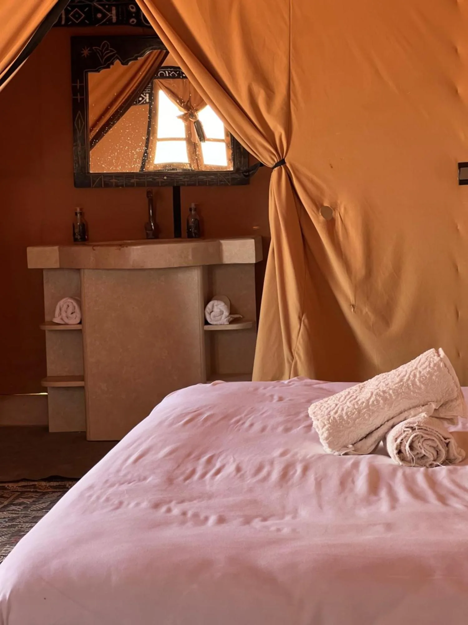 Einfaches und elegantes Zelt im Finest Luxury Camp, Merzouga