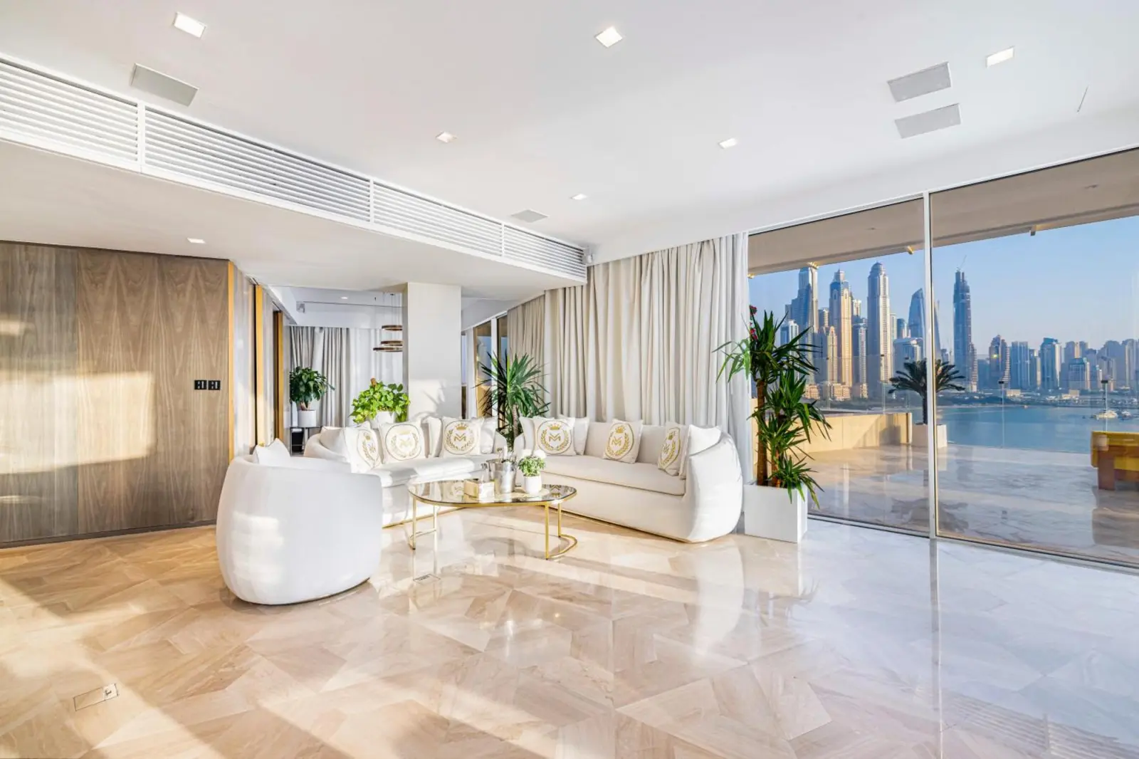 Luxurious living room in the penthouse at FIVE Palm Jumeirah in Dubai
