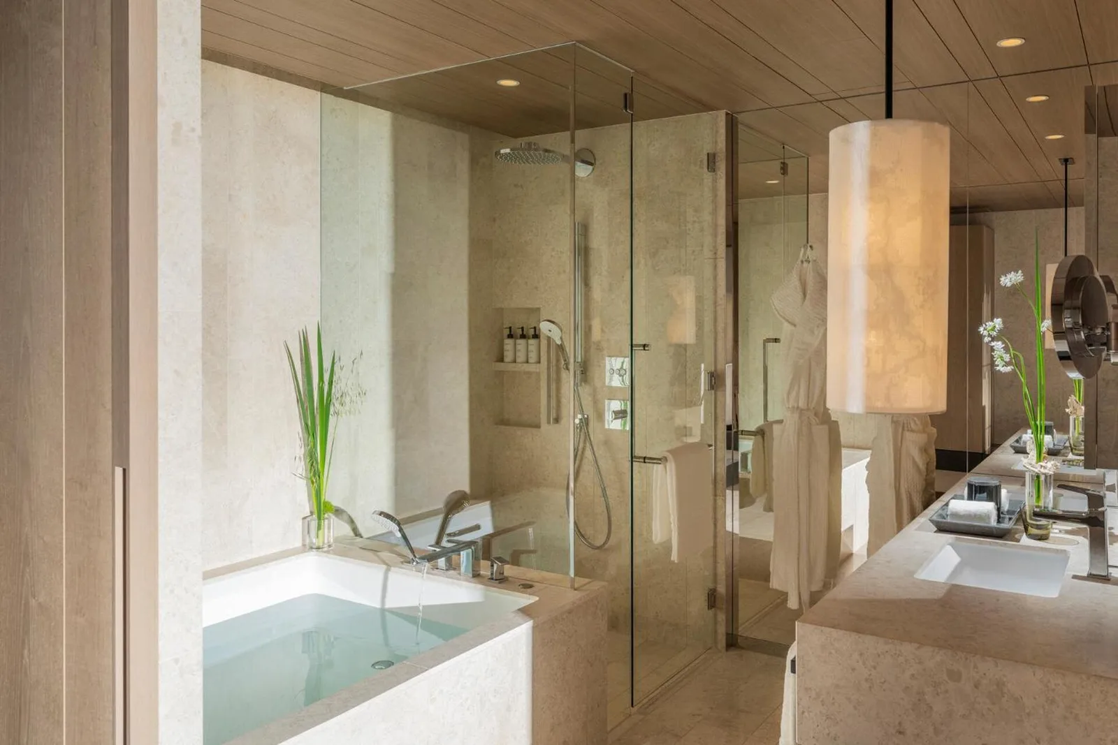 Four Seasons Hotel Osaka Luxurious Bathroom