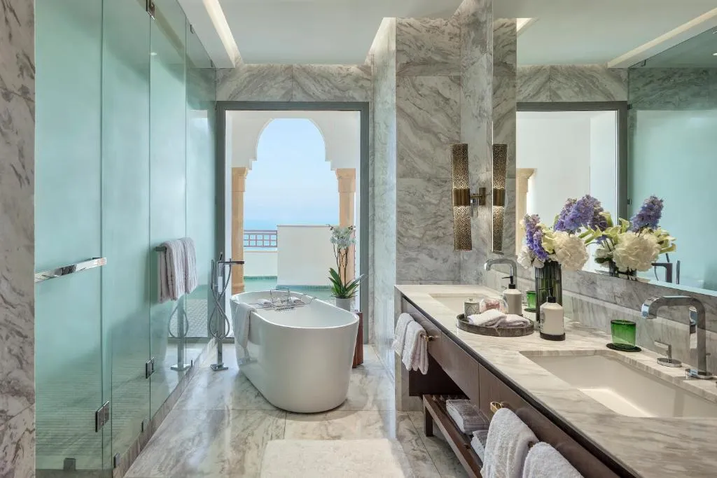 Four Seasons Hotel Rabat at Kasr Al Bahr Modern Bathroom