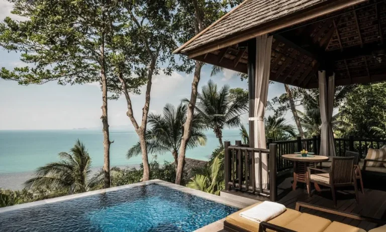 Four Seasons Resort Koh Samui – Koh Samui, Thailand hotel – a villa with a swimming pool and a table at Four Seasons Resort Koh Samui in Mae Nam