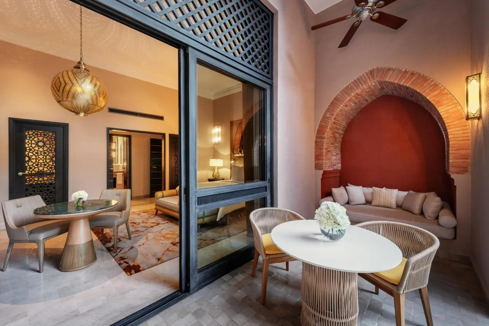 Terraza privada y zona de estar en Four Seasons Resort Marrakech