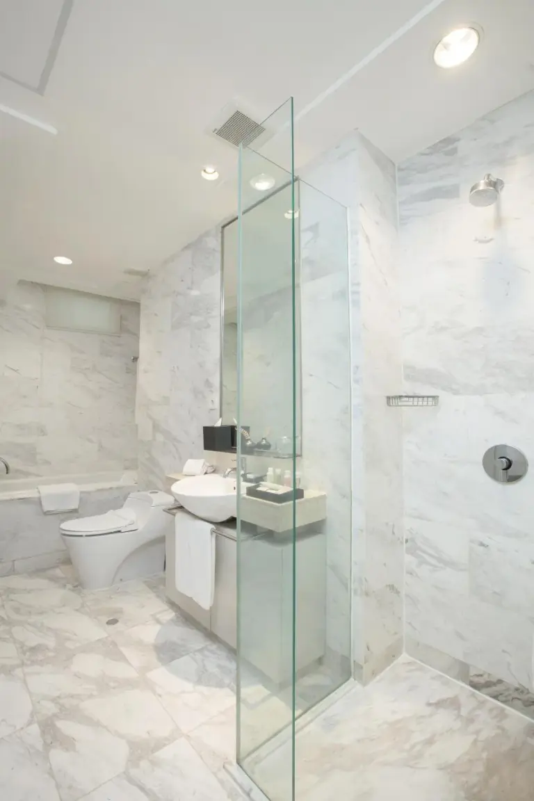 Badezimmer im Fraser Residence Sudirman Jakarta