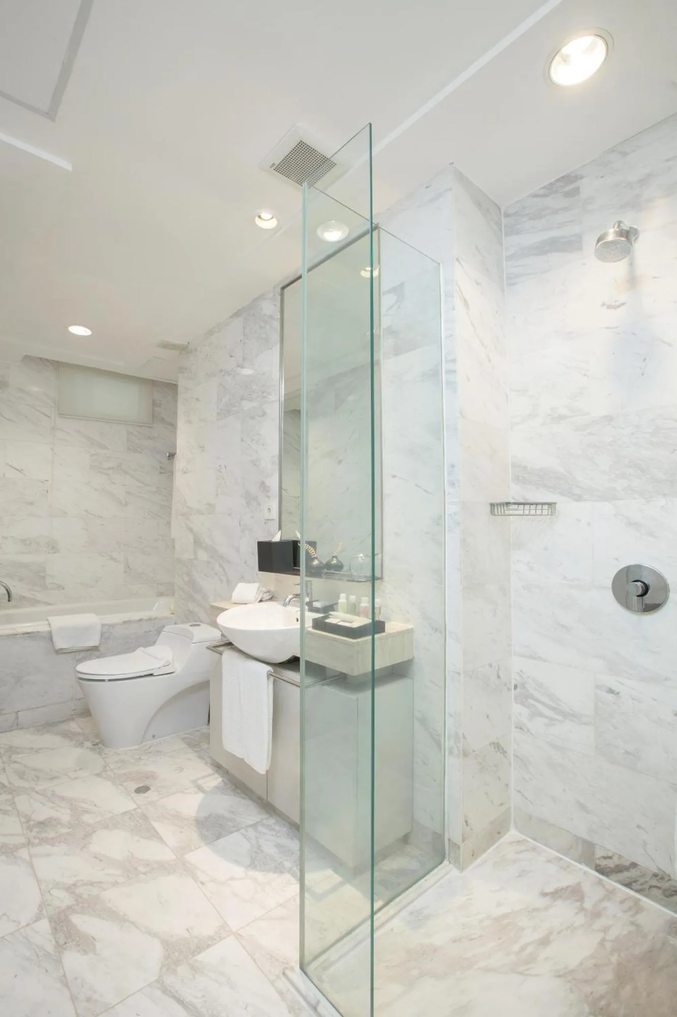 Badezimmer im Fraser Residence Sudirman Jakarta