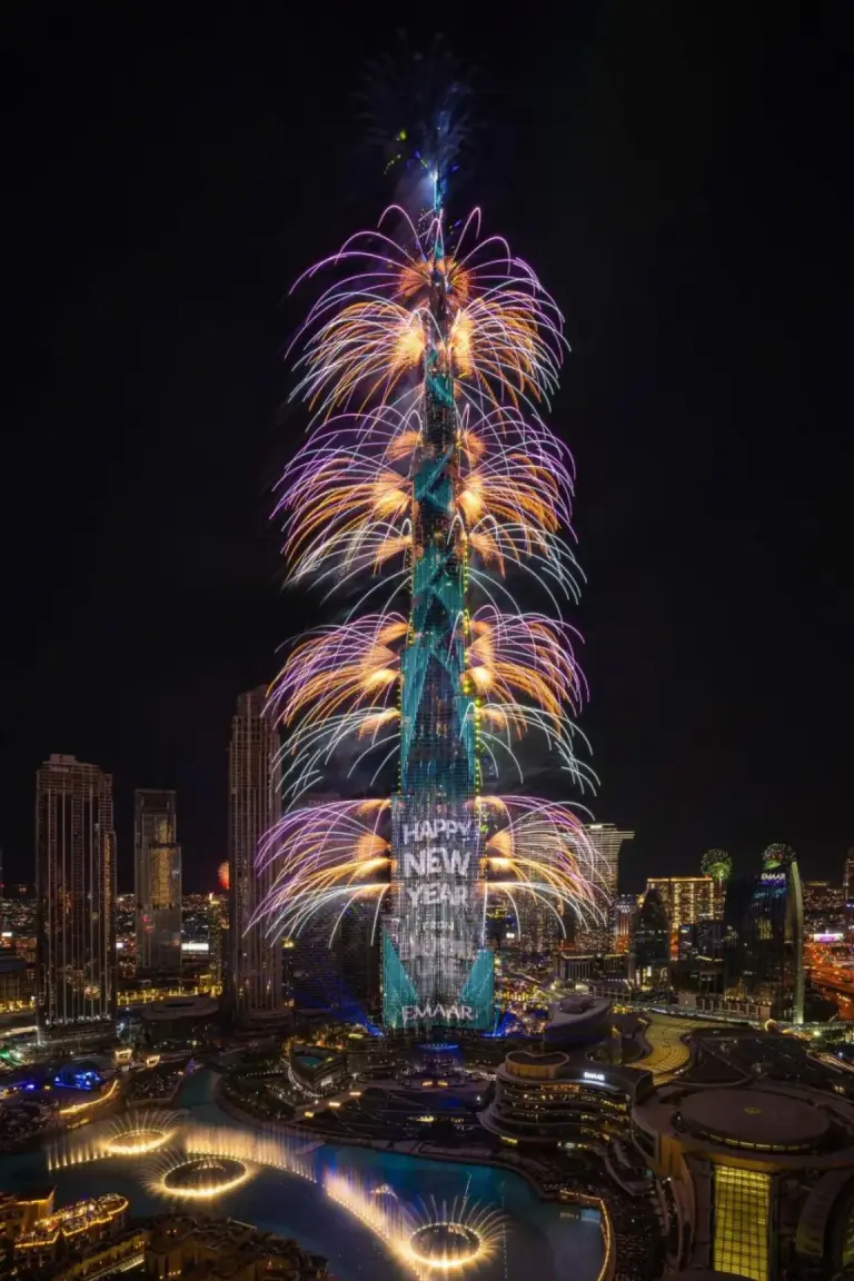 Espectáculo de fuegos artificiales en el Burj Khalifa durante Año Nuevo desde Dream View holiday home rental en Dubai