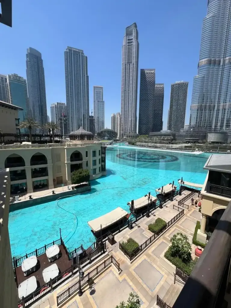 Full View Burj Khalifa and Fountains -Souk Al Bahar- Dream View holiday Home Rental, en Dubái