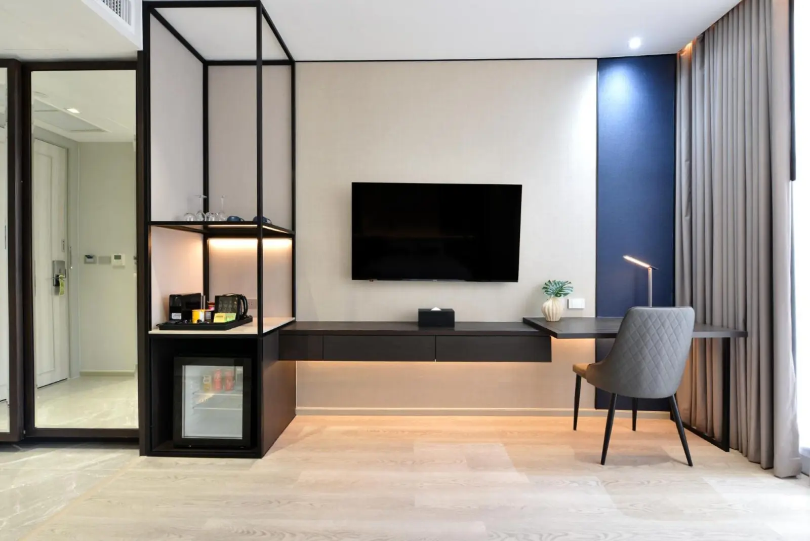 Vollständiger Arbeitsplatz im GM Estate Hotel und Executive Apartments, Bangkok Sukhumvit 20