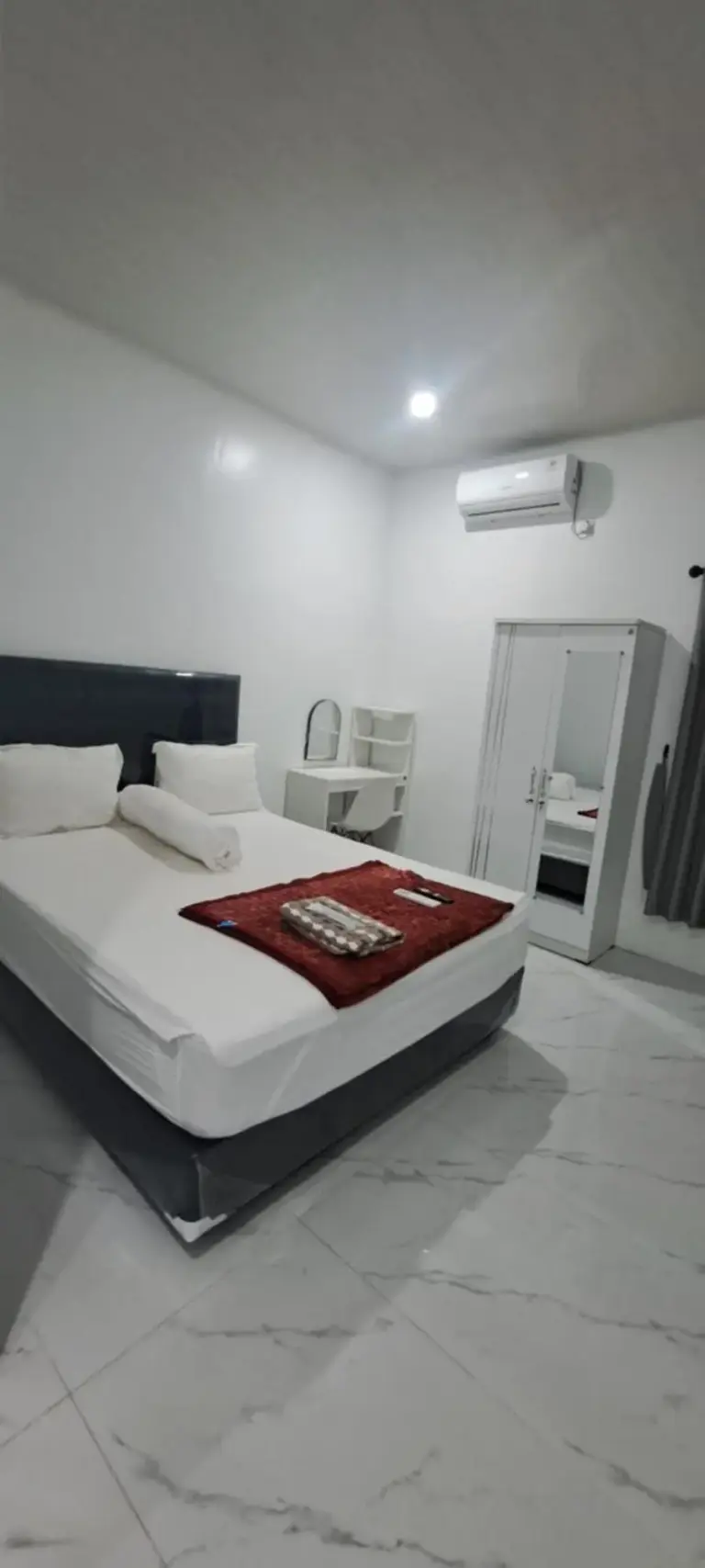 Standard room at Gramada 3 Kesambi Cirebon
