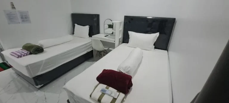 Diseño de habitación doble en Gramada 3 Kesambi Cirebon