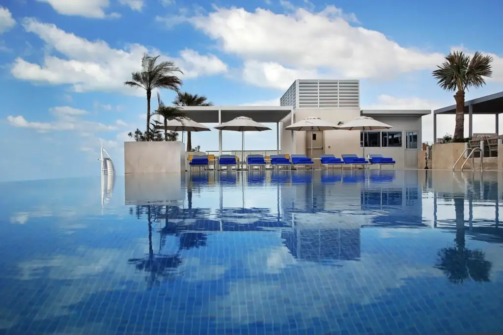Grand Cosmopolitan Hotel