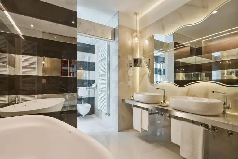 Baño espacioso en Grand Hotel Duchi d'Aosta en Trieste