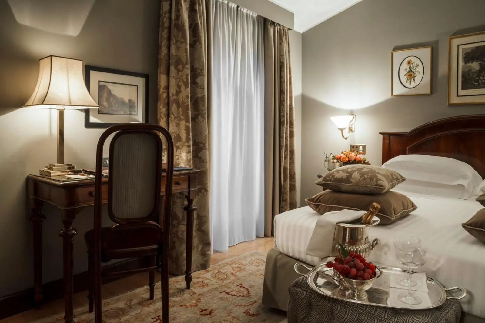 Grand Hotel et de Milan romantic bedroom setup