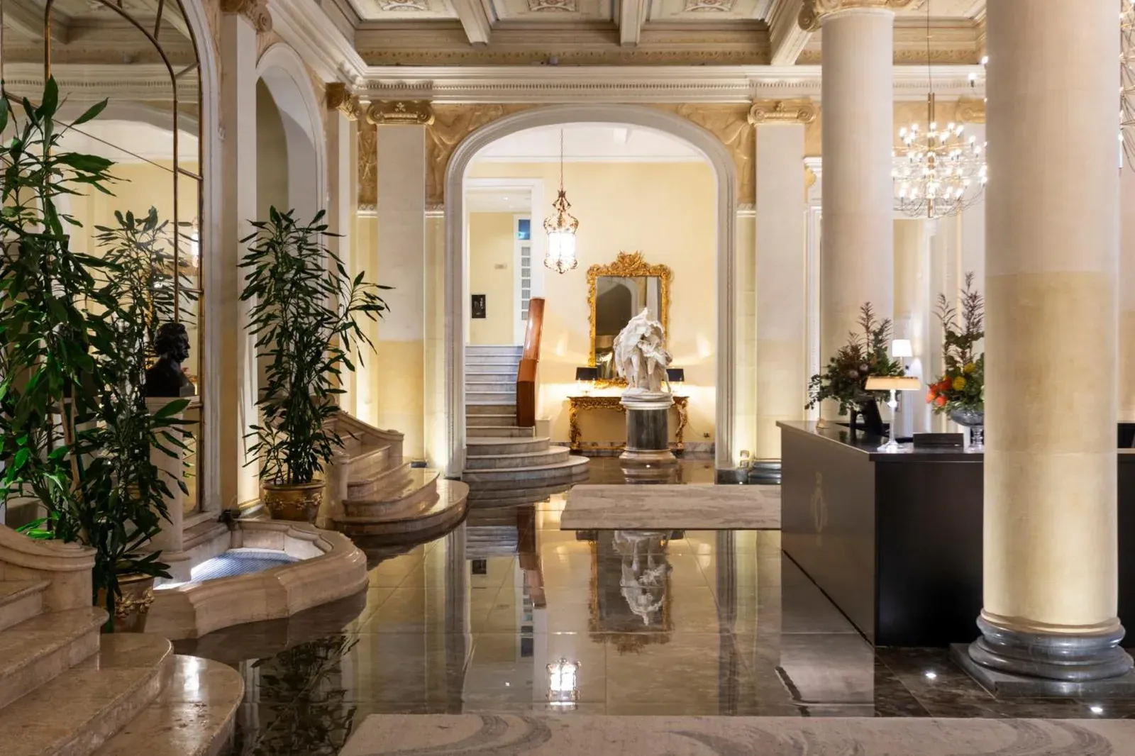 Lobbybereich des Grand Hotel Et Des Palmes in Palermo