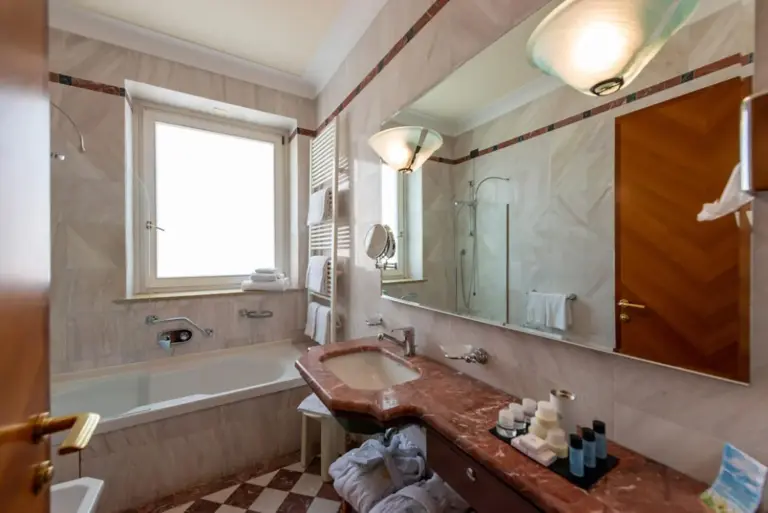 Comfortable Twin Room